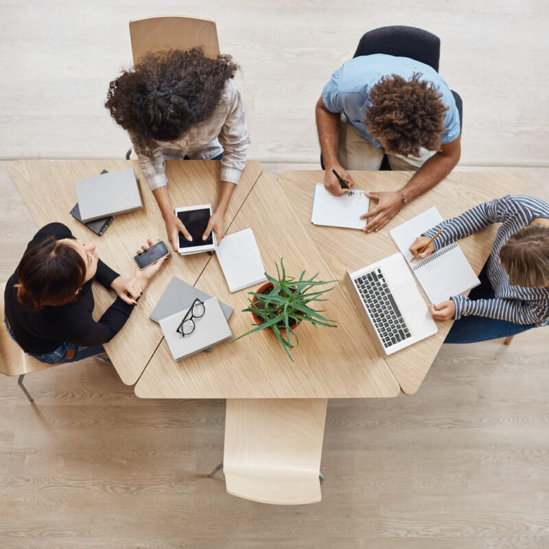 Basta Riunioni Inutili: La Formula Scientifica per Meeting che Generano Risultati Concreti in 90 Minuti